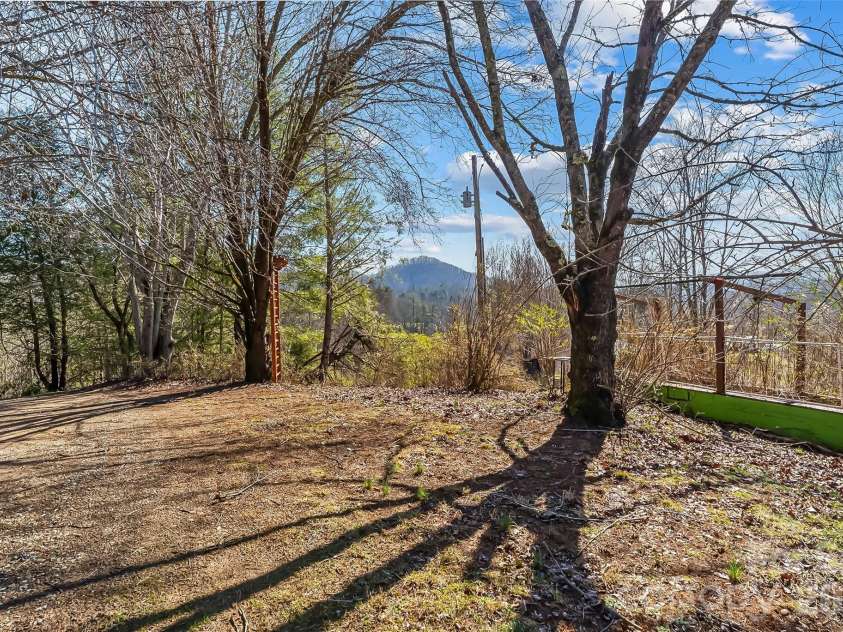 350 Sandy Bottom Road, Marshall, NC 28753.  MLS# CAR4351677, YatesRealty ID 5686. 