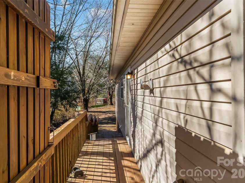 350 Sandy Bottom Road, Marshall, NC 28753.  MLS# CAR4351677, YatesRealty ID 5686. 