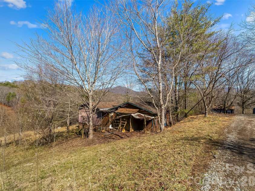 350 Sandy Bottom Road, Marshall, NC 28753.  MLS# CAR4351677, YatesRealty ID 5686. 