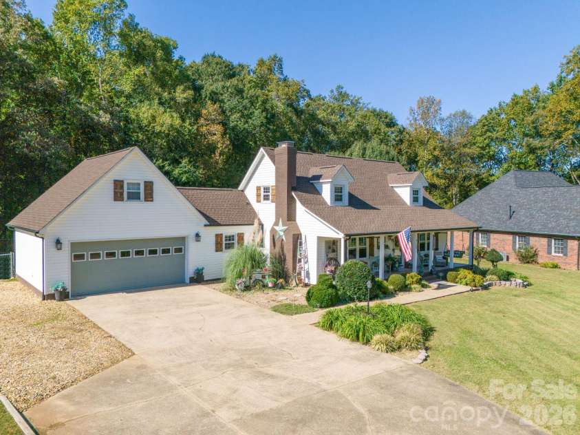 2105 Valley View Lane, Lincolnton, NC 28092.  MLS# CAR4433670, YatesRealty ID 56860. 