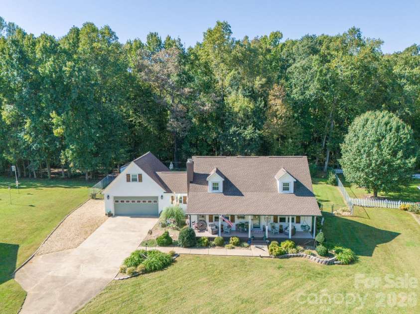 2105 Valley View Lane, Lincolnton, NC 28092.  MLS# CAR4433670, YatesRealty ID 56860. 