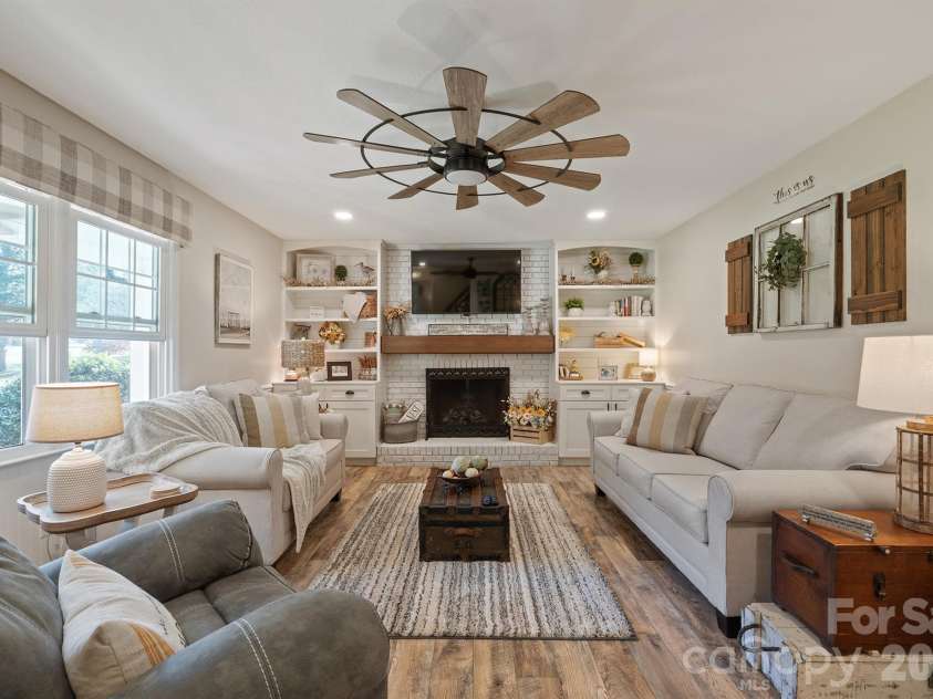 2105 Valley View Lane, Lincolnton, NC 28092.  MLS# CAR4433670, YatesRealty ID 56860. 