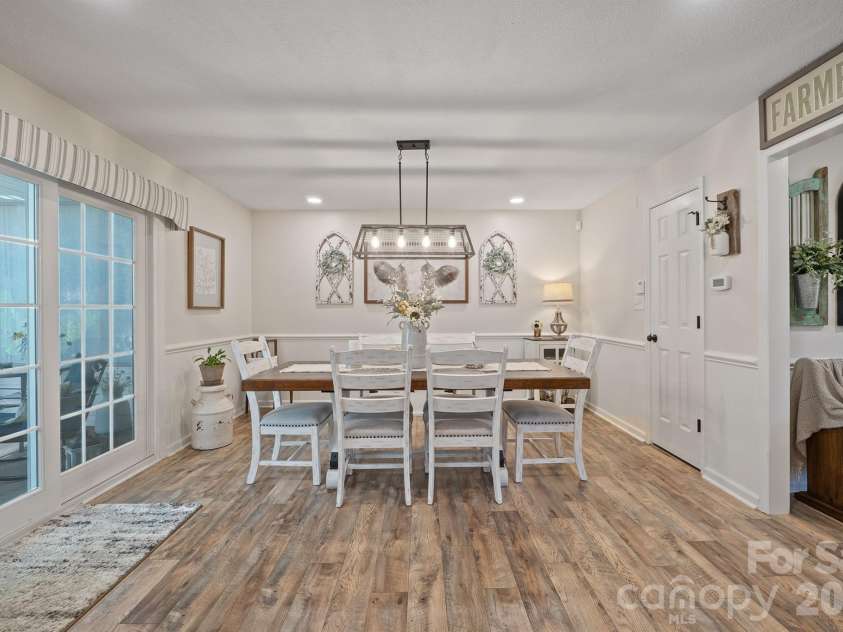 2105 Valley View Lane, Lincolnton, NC 28092.  MLS# CAR4433670, YatesRealty ID 56860. 