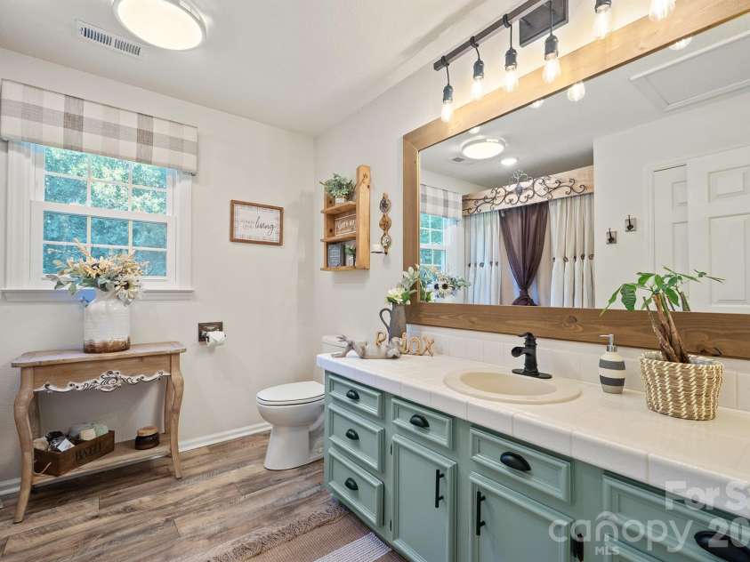 2105 Valley View Lane, Lincolnton, NC 28092.  MLS# CAR4433670, YatesRealty ID 56860. 