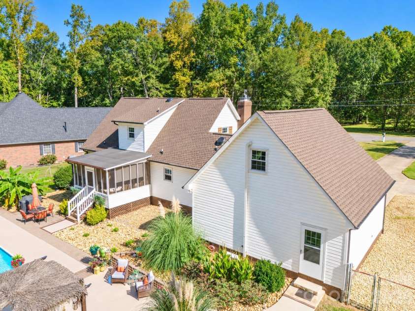 2105 Valley View Lane, Lincolnton, NC 28092.  MLS# CAR4433670, YatesRealty ID 56860. 