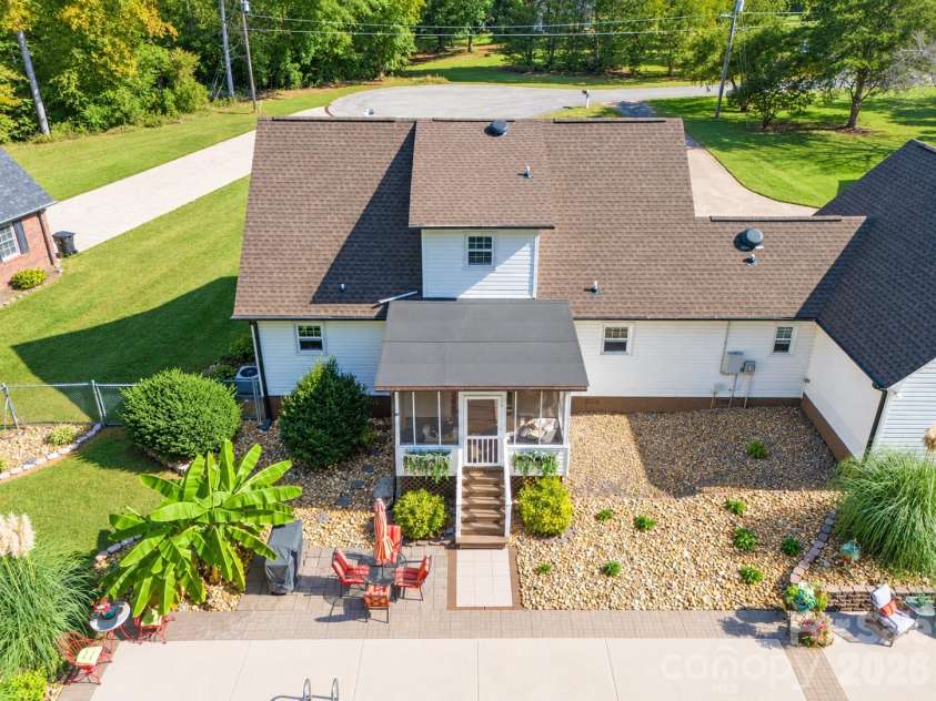 2105 Valley View Lane, Lincolnton, NC 28092.  MLS# CAR4433670, YatesRealty ID 56860. 
