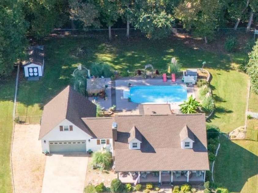 2105 Valley View Lane, Lincolnton, NC 28092.  MLS# CAR4433670, YatesRealty ID 56860. 