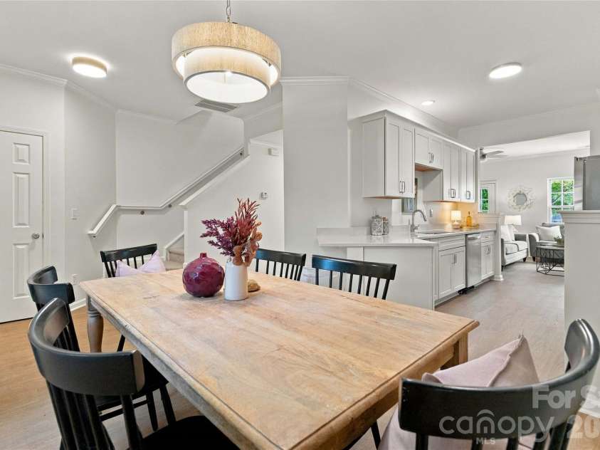 18631 Oakhurst Boulevard, Cornelius, NC 28031.  MLS# CAR4435092, YatesRealty ID 56861. 