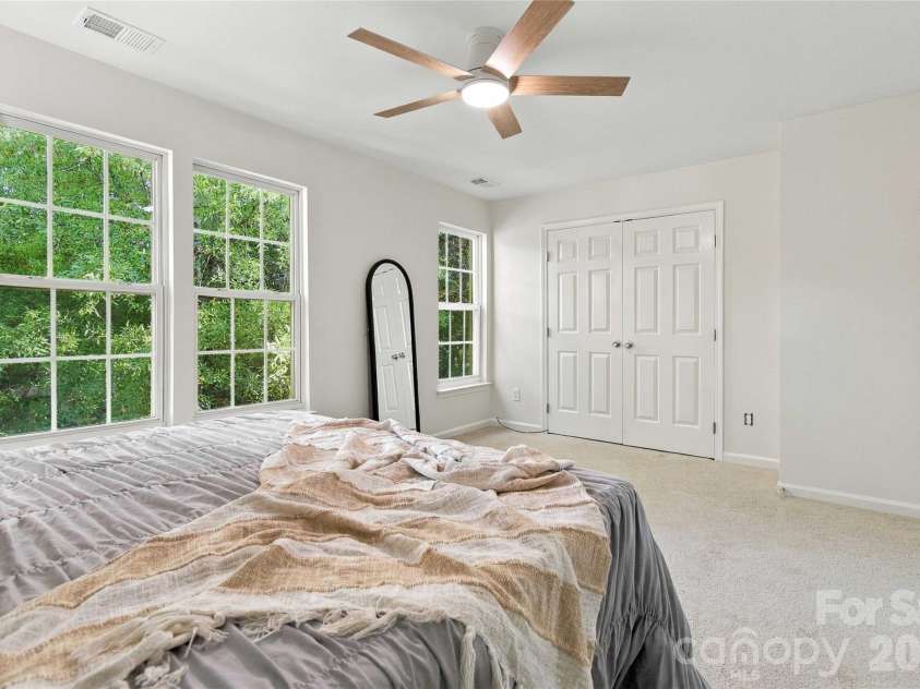 18631 Oakhurst Boulevard, Cornelius, NC 28031.  MLS# CAR4435092, YatesRealty ID 56861. 
