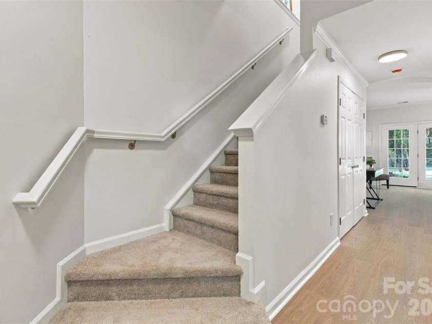 18631 Oakhurst Boulevard, Cornelius, NC 28031.  MLS# CAR4435092, YatesRealty ID 56861. Fresh carpet throughout upper level.