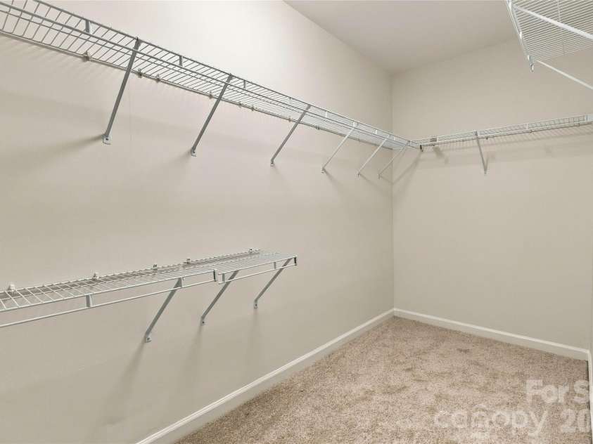 18631 Oakhurst Boulevard, Cornelius, NC 28031.  MLS# CAR4435092, YatesRealty ID 56861. Huge walk-in closet