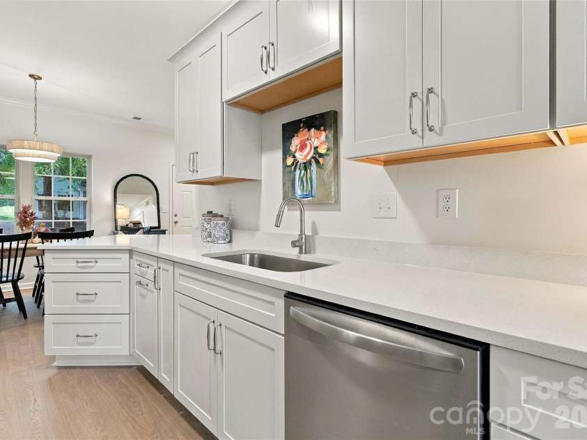 18631 Oakhurst Boulevard, Cornelius, NC 28031.  MLS# CAR4435092, YatesRealty ID 56861. New hardwood