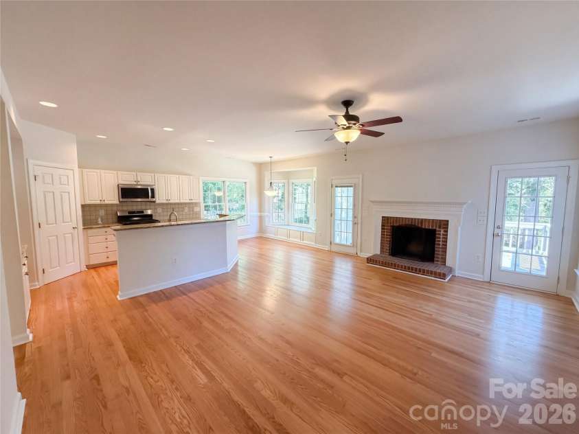 5609 Fairvista Drive, Charlotte, NC 28269.  MLS# CAR4435167, YatesRealty ID 56867. 