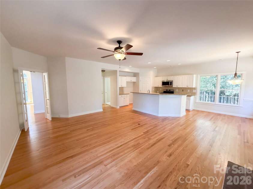 5609 Fairvista Drive, Charlotte, NC 28269.  MLS# CAR4435167, YatesRealty ID 56867. 