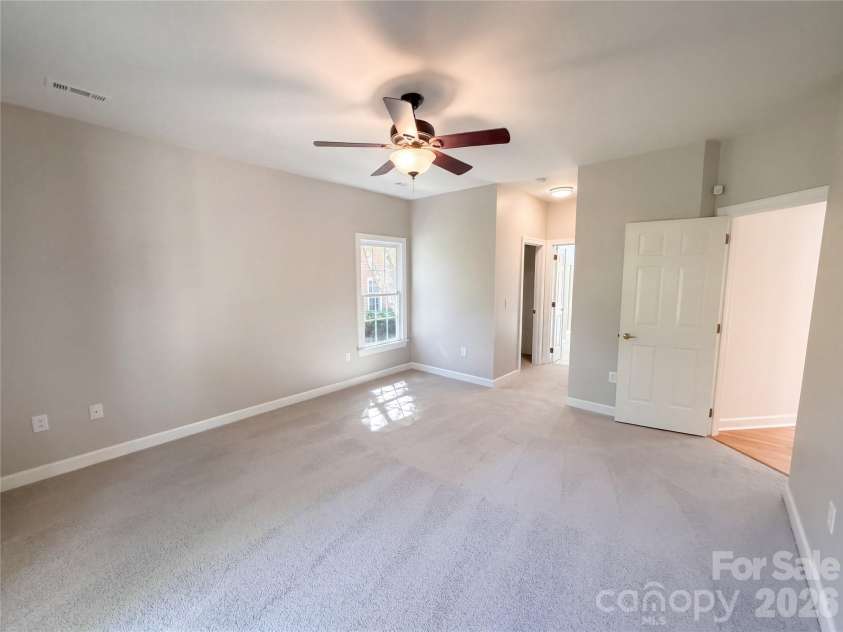 5609 Fairvista Drive, Charlotte, NC 28269.  MLS# CAR4435167, YatesRealty ID 56867. 