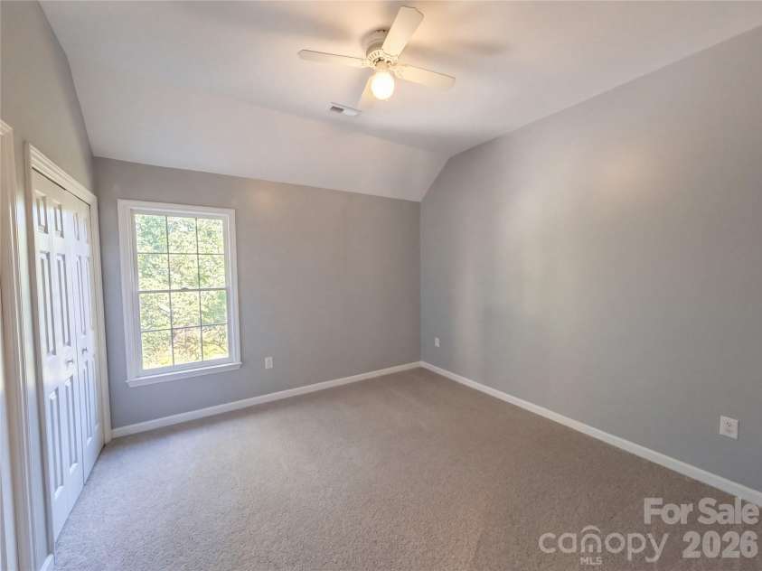 5609 Fairvista Drive, Charlotte, NC 28269.  MLS# CAR4435167, YatesRealty ID 56867. 