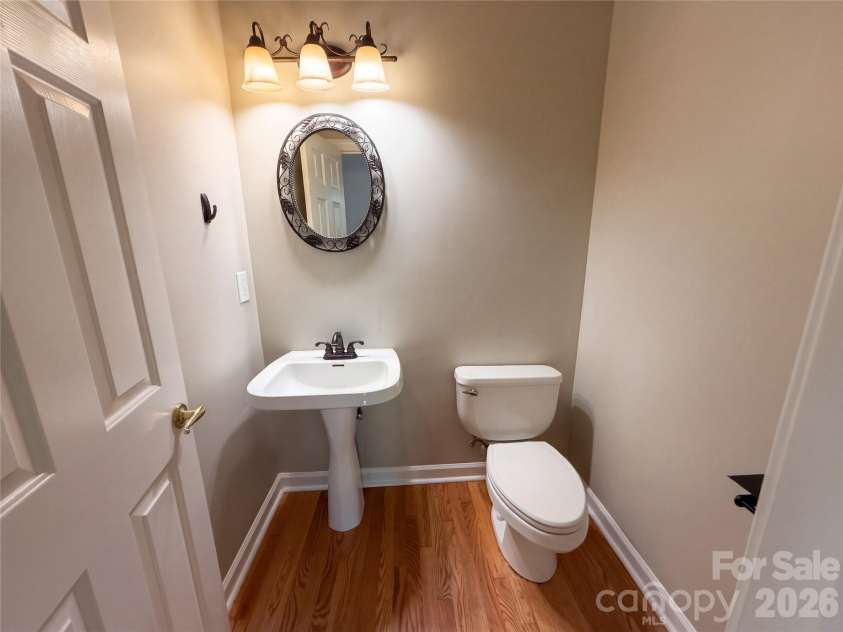 5609 Fairvista Drive, Charlotte, NC 28269.  MLS# CAR4435167, YatesRealty ID 56867. 