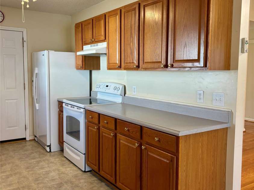 1420 28th Street, Hickory, NC 28602.  MLS# CAR4225189, YatesRealty ID 5687. 