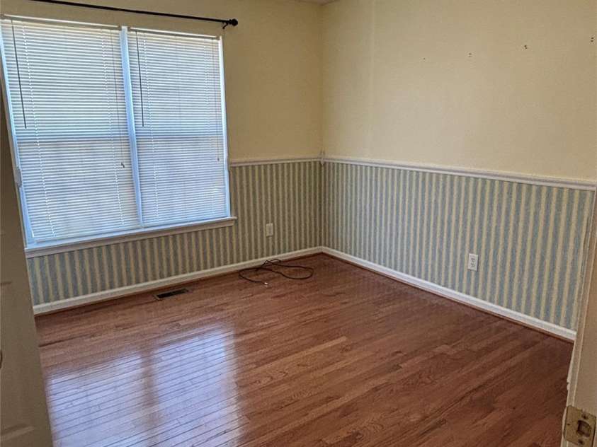 1420 28th Street, Hickory, NC 28602.  MLS# CAR4225189, YatesRealty ID 5687. 