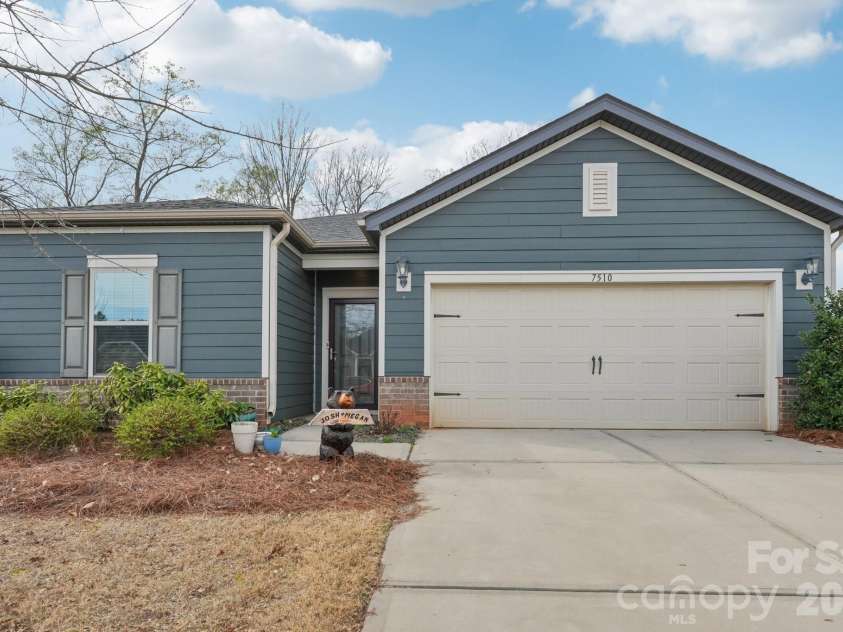 7510 Porrera Street, Charlotte, NC 28214.  MLS# CAR4355809, YatesRealty ID 5687. 