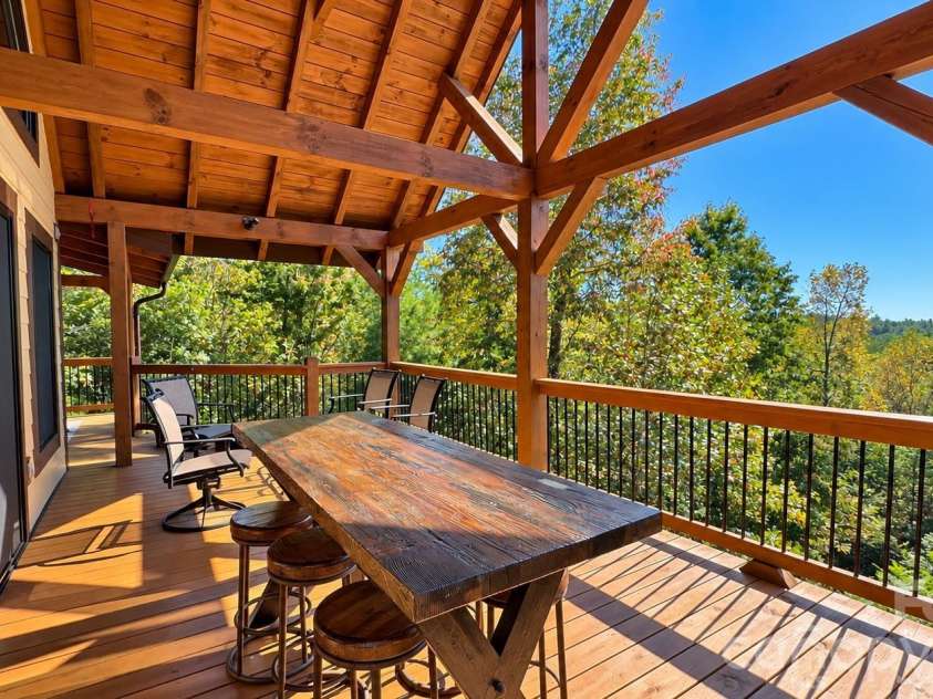 5381 Dogwood Way, Lenoir, NC 28645.  MLS# CAR4435192, YatesRealty ID 56871. 