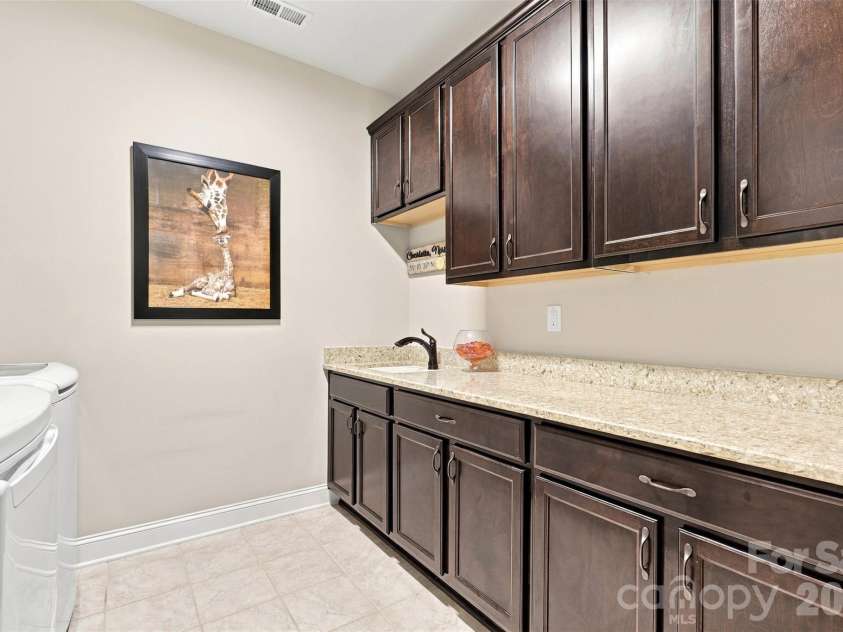 2213 Lincolnshire Lane, Waxhaw, NC 28173.  MLS# CAR4429513, YatesRealty ID 56874. 