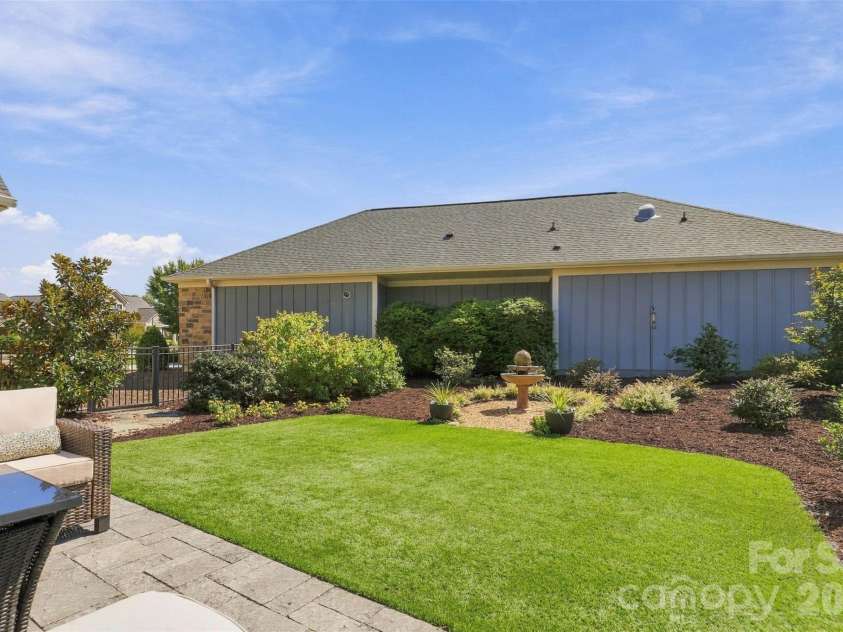 2213 Lincolnshire Lane, Waxhaw, NC 28173.  MLS# CAR4429513, YatesRealty ID 56874. 