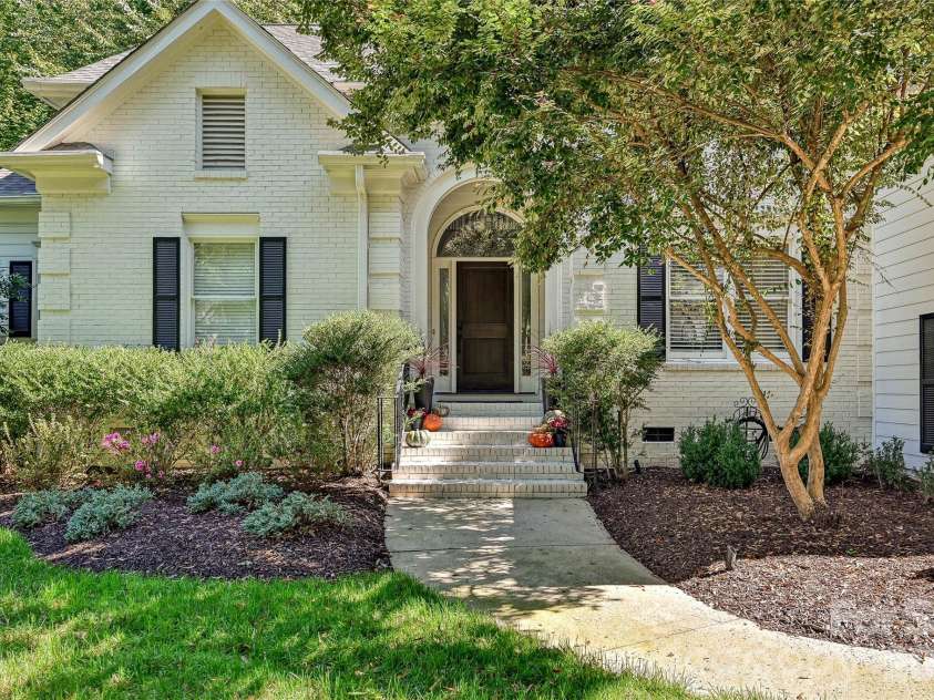 16521 Plantation Woods Drive, Charlotte, NC 28278.  MLS# CAR4434628, YatesRealty ID 56876. 