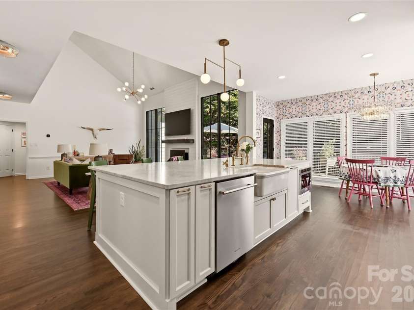 16521 Plantation Woods Drive, Charlotte, NC 28278.  MLS# CAR4434628, YatesRealty ID 56876. 