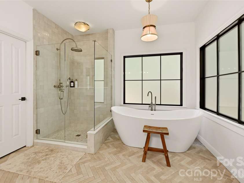 16521 Plantation Woods Drive, Charlotte, NC 28278.  MLS# CAR4434628, YatesRealty ID 56876. 