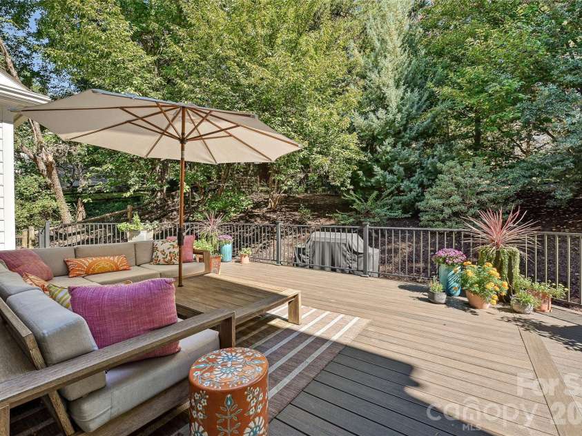 16521 Plantation Woods Drive, Charlotte, NC 28278.  MLS# CAR4434628, YatesRealty ID 56876. 