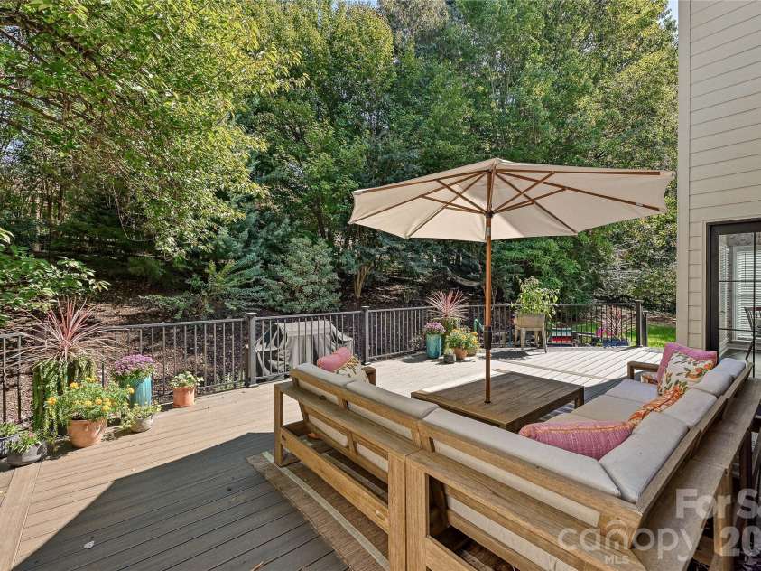 16521 Plantation Woods Drive, Charlotte, NC 28278.  MLS# CAR4434628, YatesRealty ID 56876. 