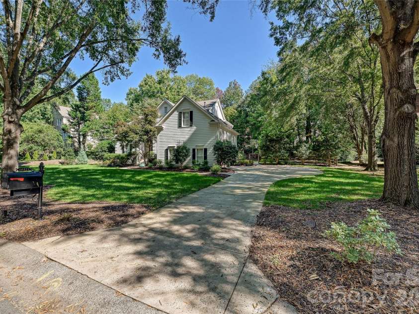 16521 Plantation Woods Drive, Charlotte, NC 28278.  MLS# CAR4434628, YatesRealty ID 56876. 