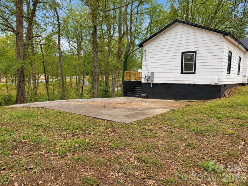 905 Gantt Street, Kings Mountain, NC 28086.  MLS# CAR4435210, YatesRealty ID 56877. 