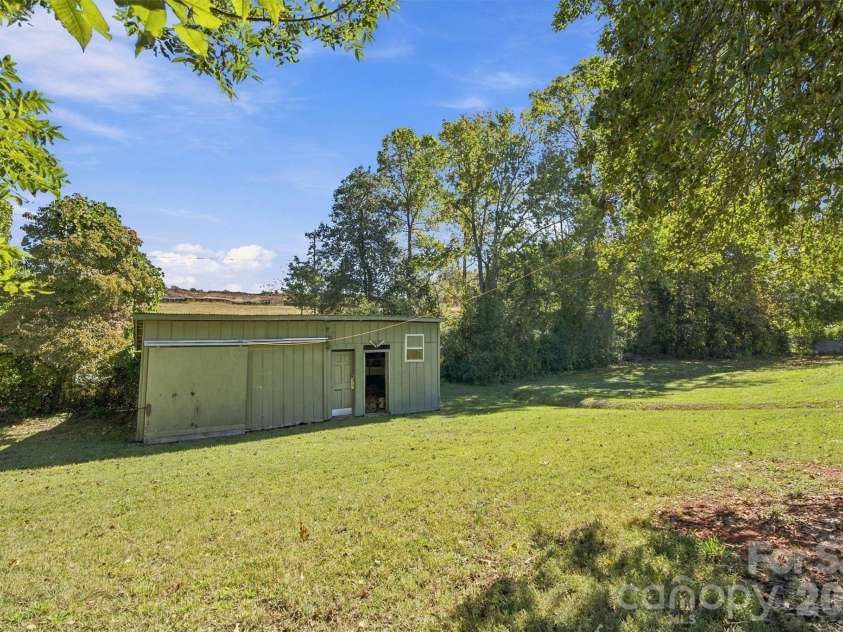 139 Greenlea Circle, Taylorsville, NC 28681.  MLS# CAR4434895, YatesRealty ID 56878. 