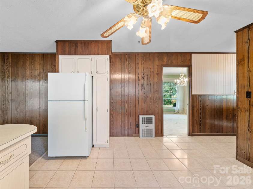 198 Roland Hill Road, Burnsville, NC 28714.  MLS# CAR4434319, YatesRealty ID 56879. Kitchen