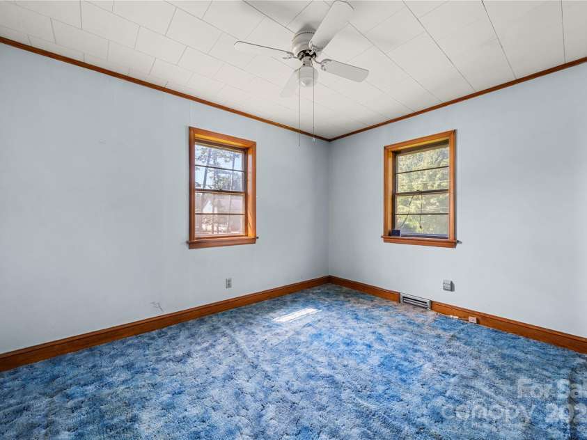 505 Rogers Lake Road, Kannapolis, NC 28083.  MLS# CAR4293354, YatesRealty ID 5688. 