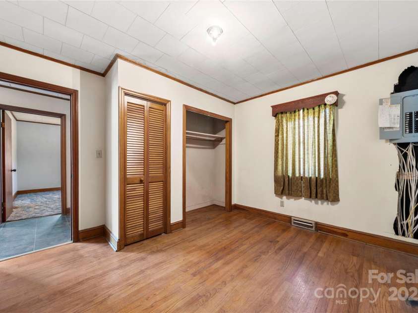 505 Rogers Lake Road, Kannapolis, NC 28083.  MLS# CAR4293354, YatesRealty ID 5688. 