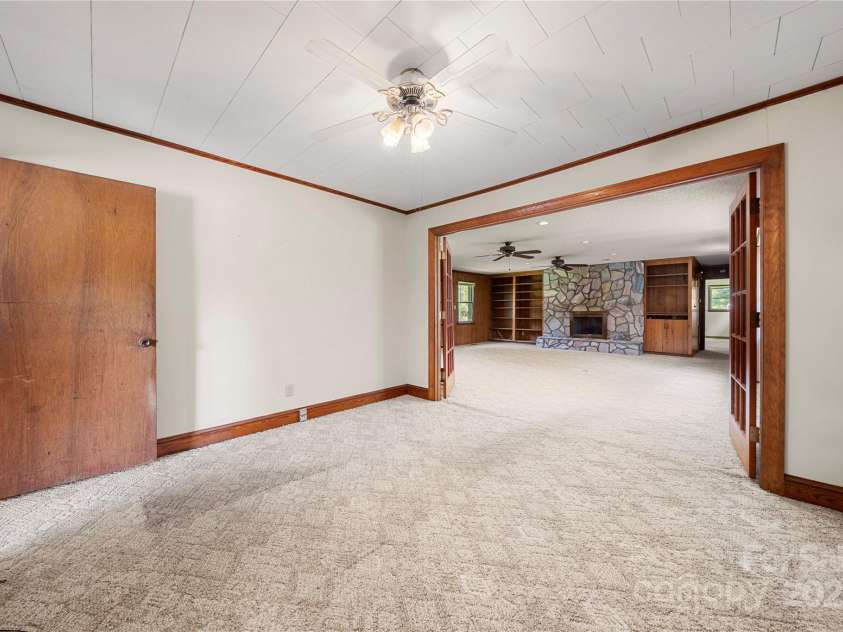 505 Rogers Lake Road, Kannapolis, NC 28083.  MLS# CAR4293354, YatesRealty ID 5688. 