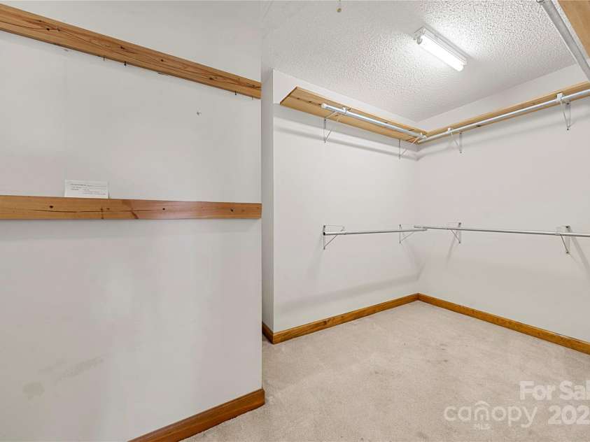 505 Rogers Lake Road, Kannapolis, NC 28083.  MLS# CAR4293354, YatesRealty ID 5688. 