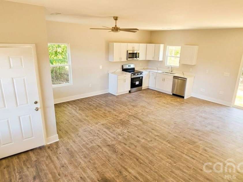 8310 McClure Circle, Charlotte, NC 28216.  MLS# CAR4434760, YatesRealty ID 56881. 