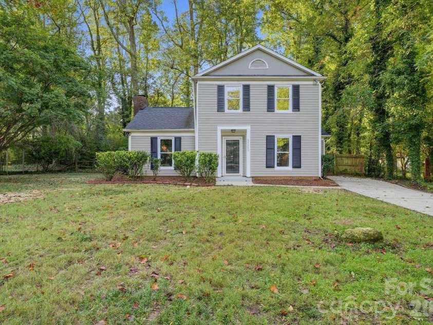 8500 Othello Place, Charlotte, NC 28227.  MLS# CAR4435162, YatesRealty ID 56882. 