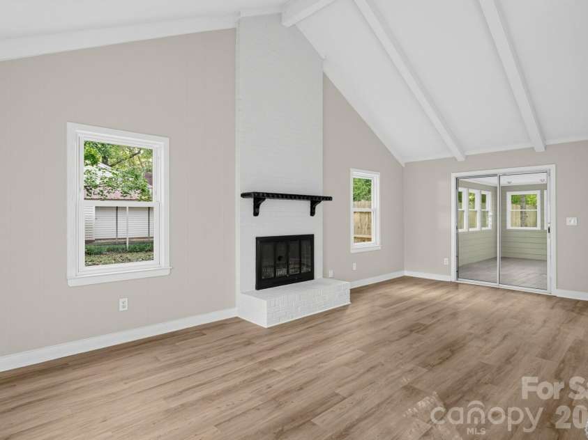 8500 Othello Place, Charlotte, NC 28227.  MLS# CAR4435162, YatesRealty ID 56882. 