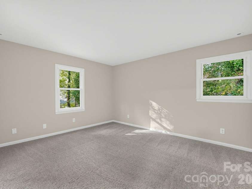 8500 Othello Place, Charlotte, NC 28227.  MLS# CAR4435162, YatesRealty ID 56882. 