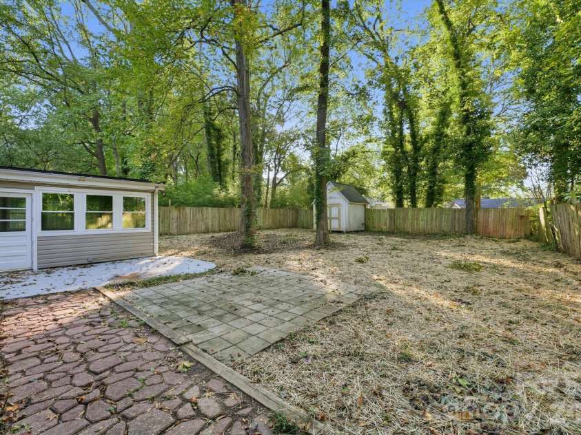 8500 Othello Place, Charlotte, NC 28227.  MLS# CAR4435162, YatesRealty ID 56882. 