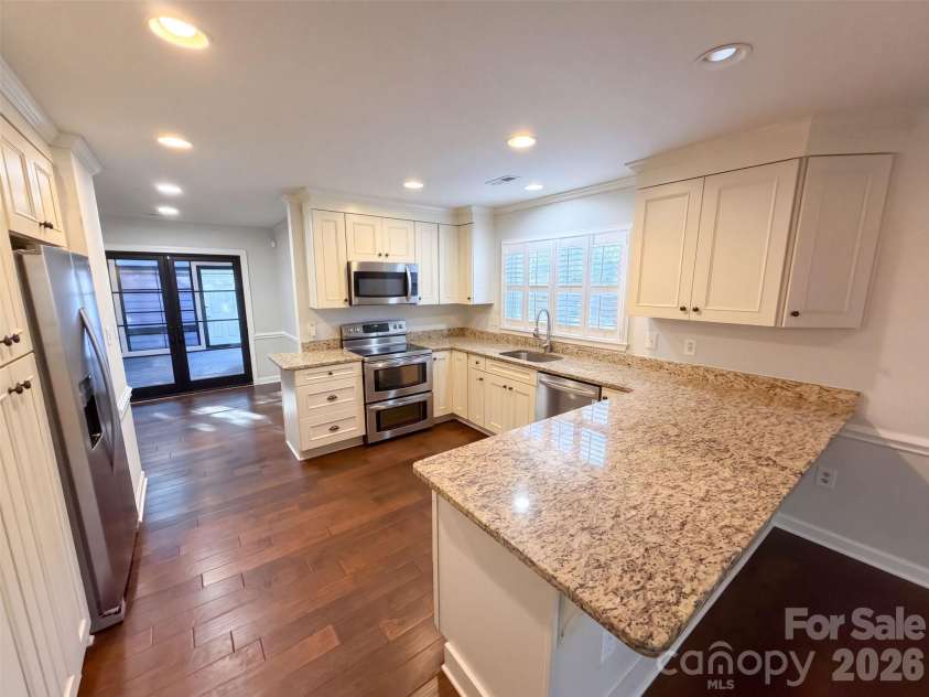 4704 Benridge Lane, Charlotte, NC 28226.  MLS# CAR4435223, YatesRealty ID 56885. 