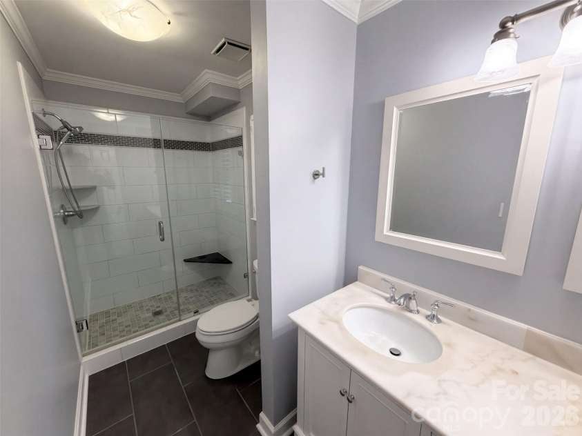 4704 Benridge Lane, Charlotte, NC 28226.  MLS# CAR4435223, YatesRealty ID 56885. 