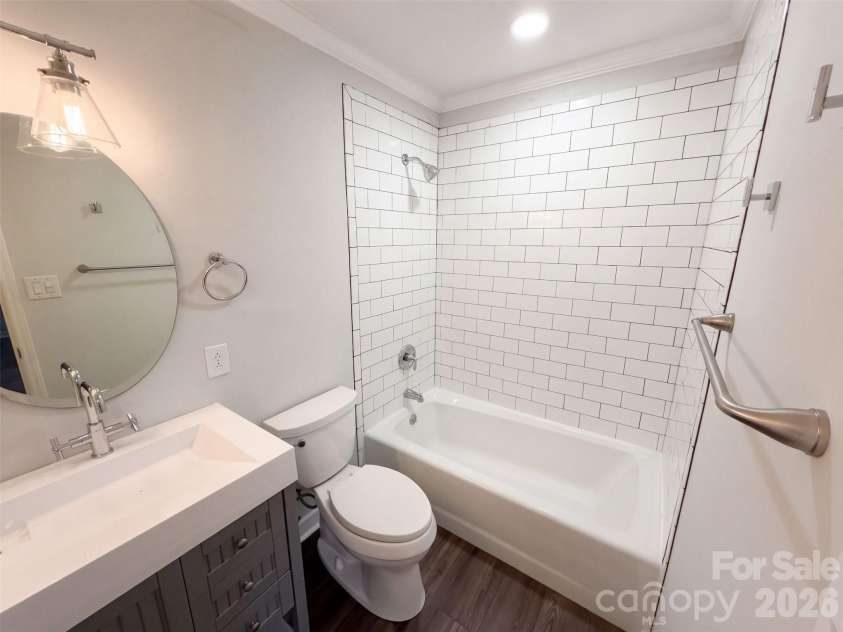 4704 Benridge Lane, Charlotte, NC 28226.  MLS# CAR4435223, YatesRealty ID 56885. 