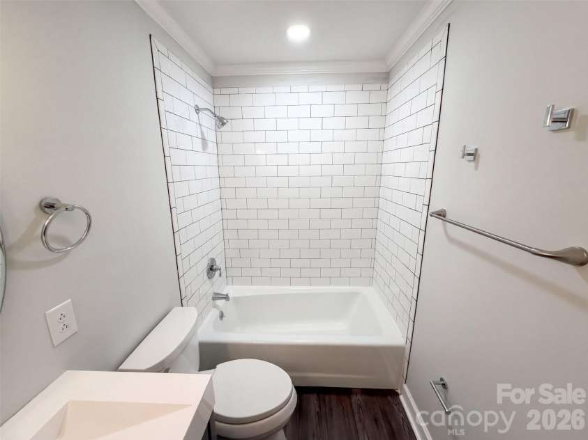 4704 Benridge Lane, Charlotte, NC 28226.  MLS# CAR4435223, YatesRealty ID 56885. 