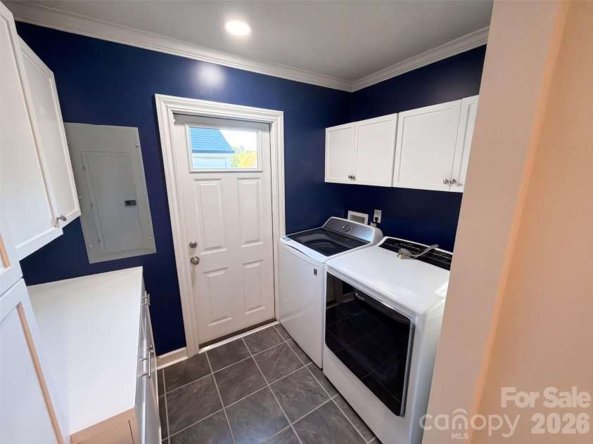 4704 Benridge Lane, Charlotte, NC 28226.  MLS# CAR4435223, YatesRealty ID 56885. 